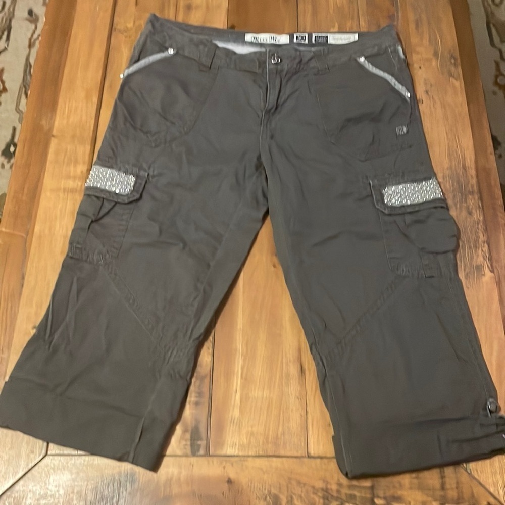 MISS Me Cargo Capri Pants Size 30